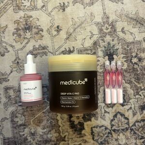 Medicube skincare bundle: Deep Vita C Pad and Serum Set